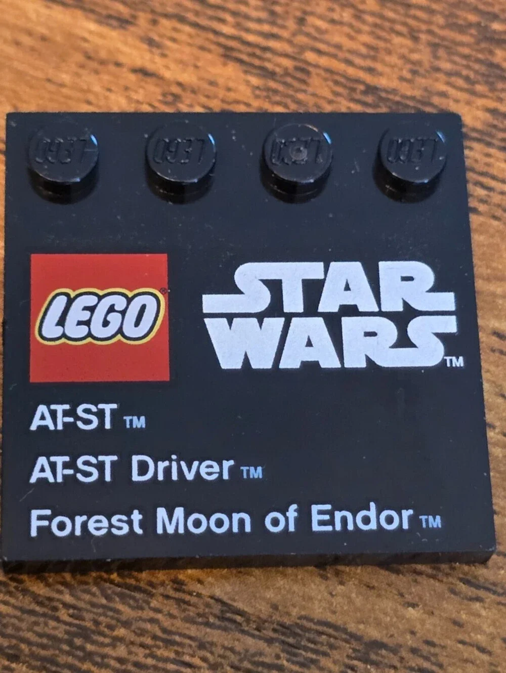 Lego Star Wars Minifigures - Micro AT-ST Driver Forest Moon of Endor Plate 9679